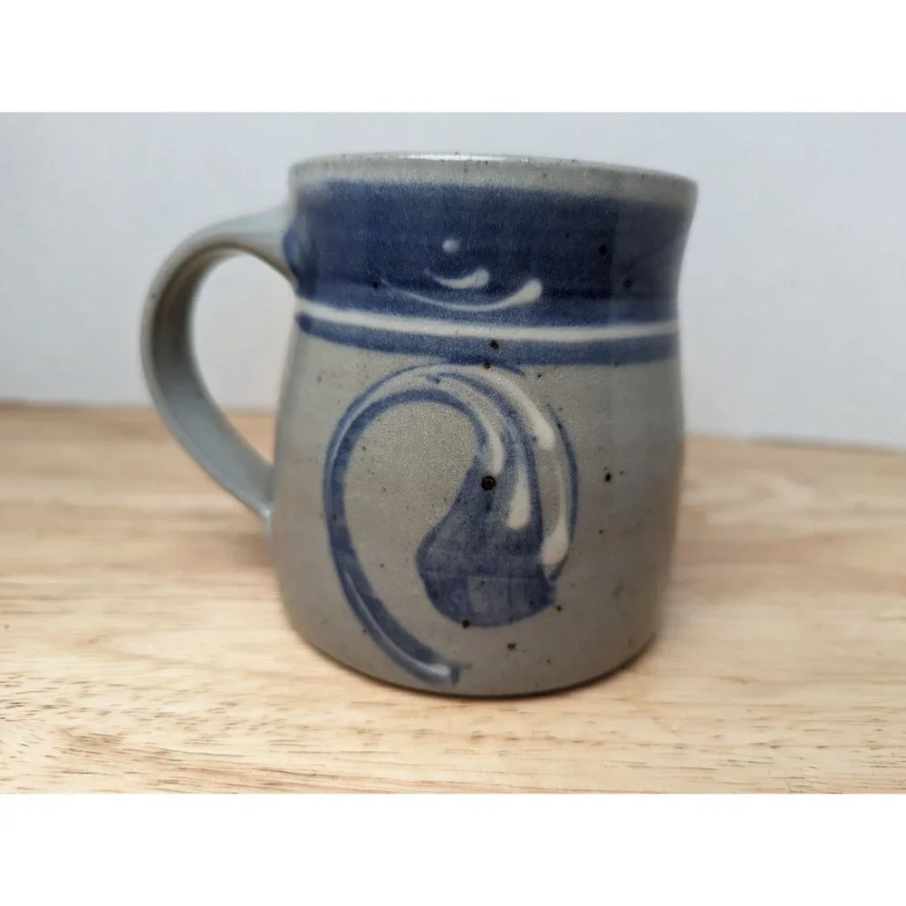 Lynn Lais‎ Stoneware Mug marked Studio pottery wave blue gray white 3 1/2 inch